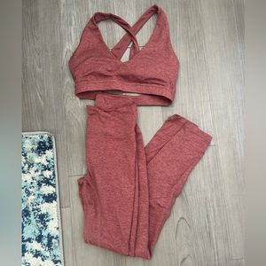 Bare v sports bra & 26” leggings set in color rosewood